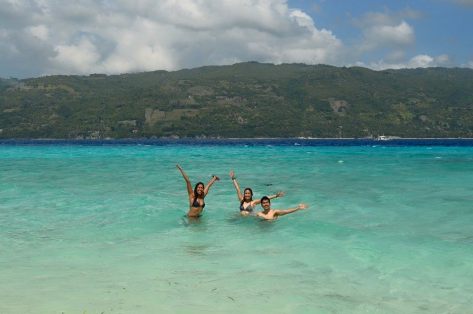A giant infinity pool, complete with shimmering waves in the sunshine? Yes, please!